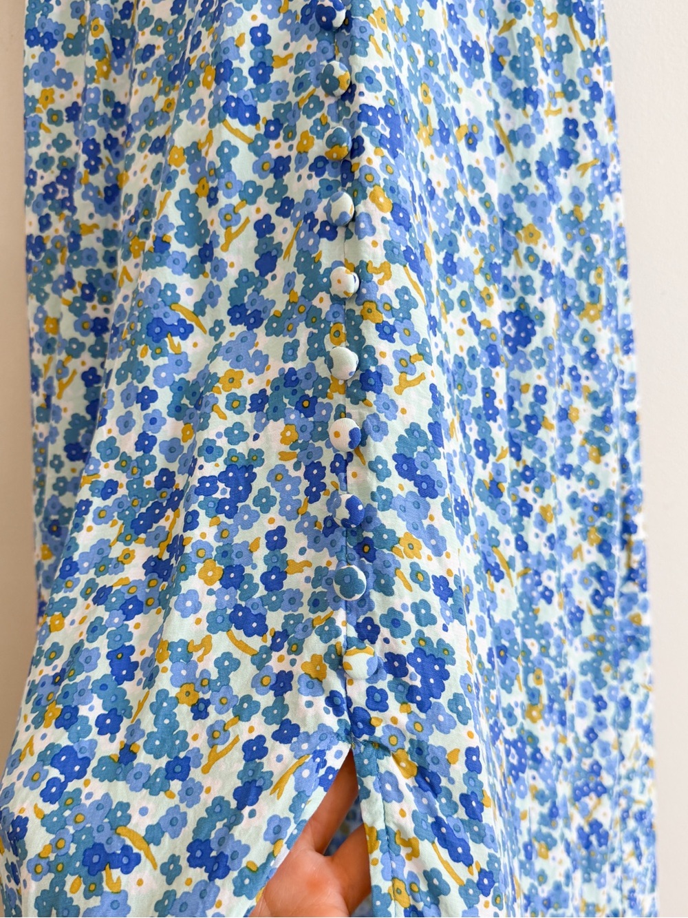 FAITHFULL THE BRAND • Bellavista Midi Dress in Lou Floral Print Blue - Picture 9 of 16